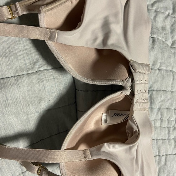 Leonisa used  bra white 38b , beige 38b - Picture 3 of 6
